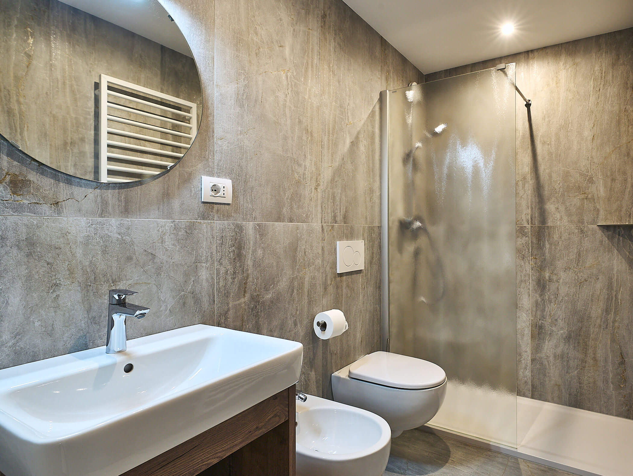 Badezimmer im Apartment Sarl