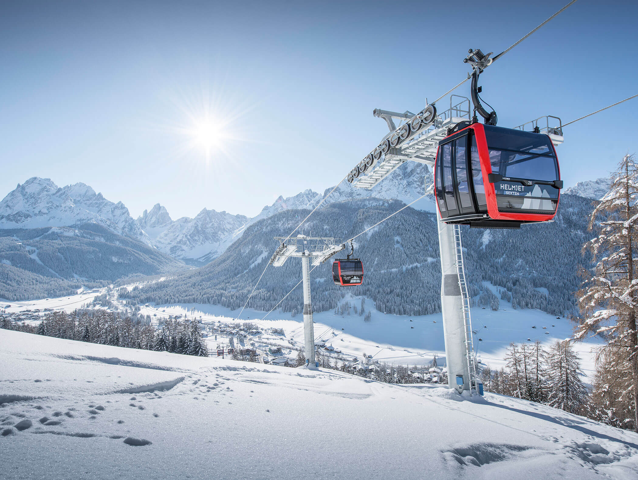 The Helmjet and the snow-covered landscape